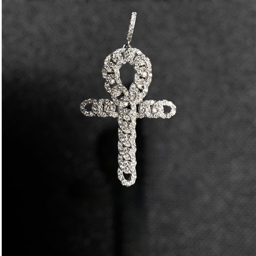 Luxurious 925 Sterling Silver Ankh Charm Pendant with 0.867 CTW VVS Clarity Mois